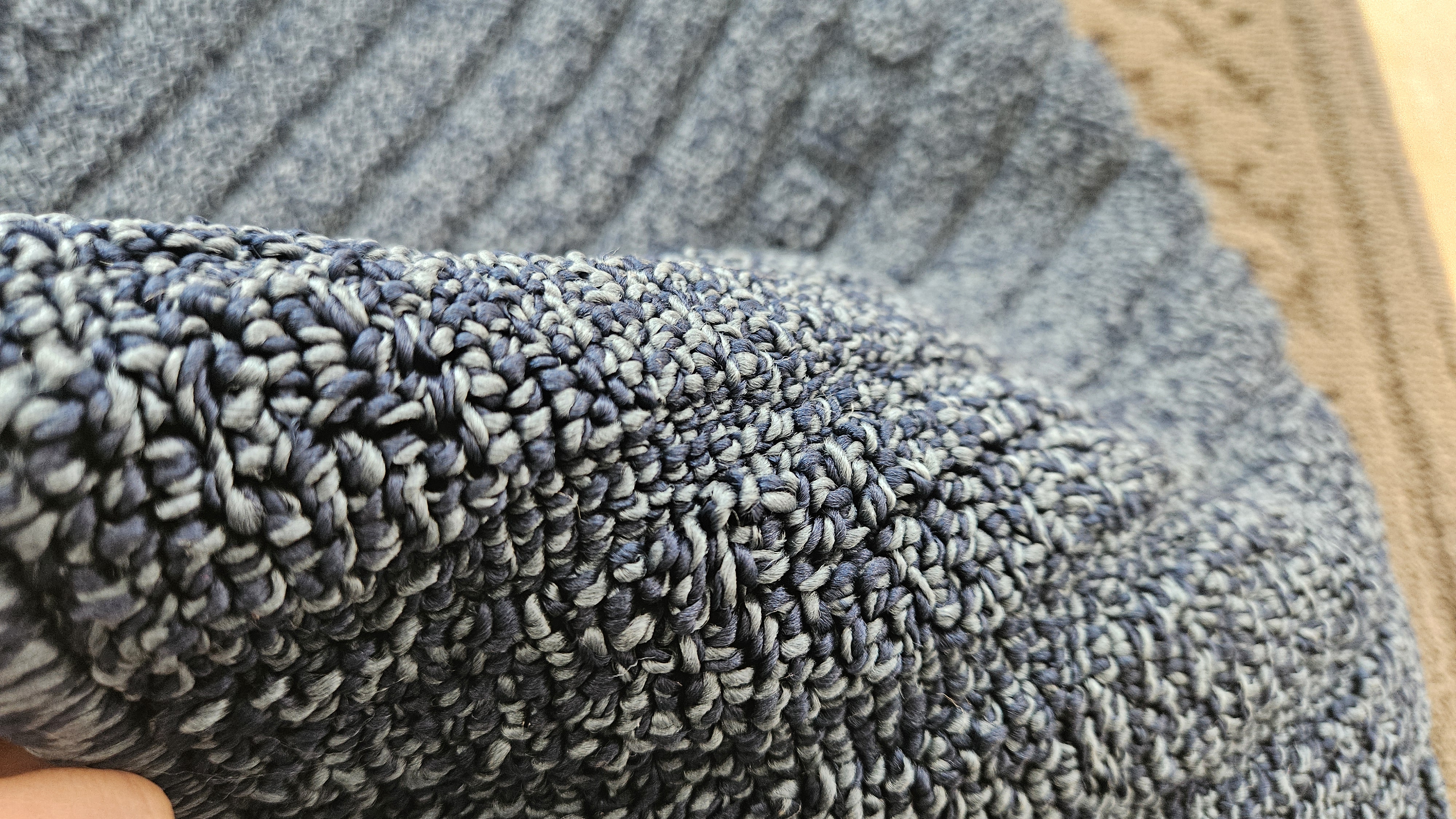 Circular velvet scraping sand cushion surface display (5)