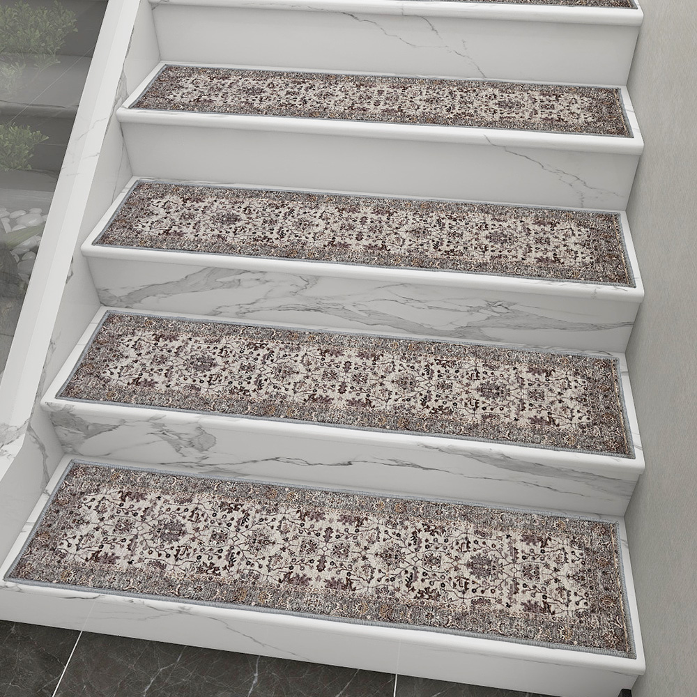 Donier beige stair treads